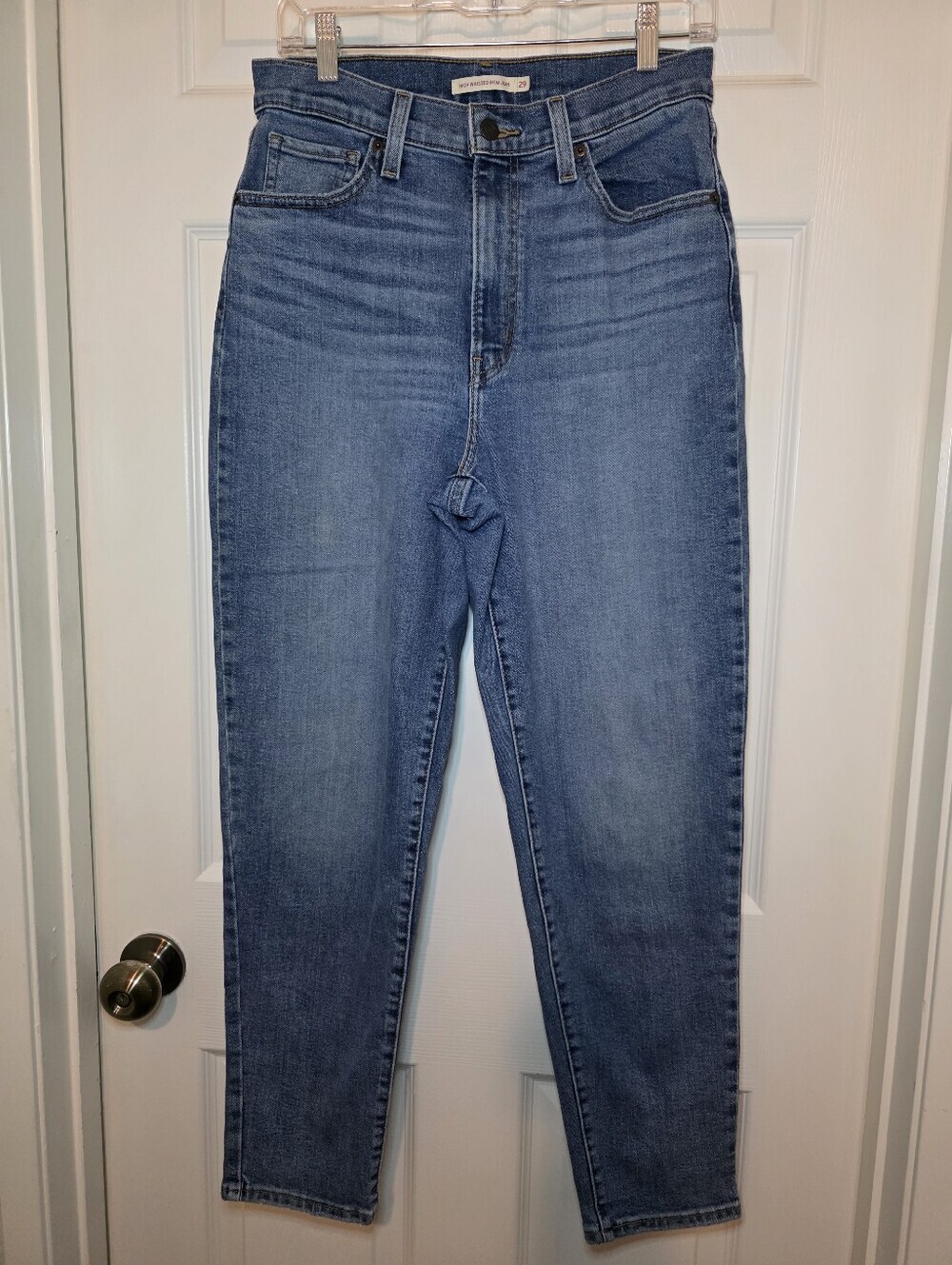 Levi's High Waisted Mom Jeans Womens Relaxed Tapered leg 29x29